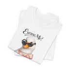 Excuse Me ! T-shirt Cygne Stylé — T-shirt graphique avec lunettes de soleil mignonnes et nœud papillon