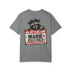 Raccoon Warning Graphic T-Shirt | French Text "Regarde Derrière"