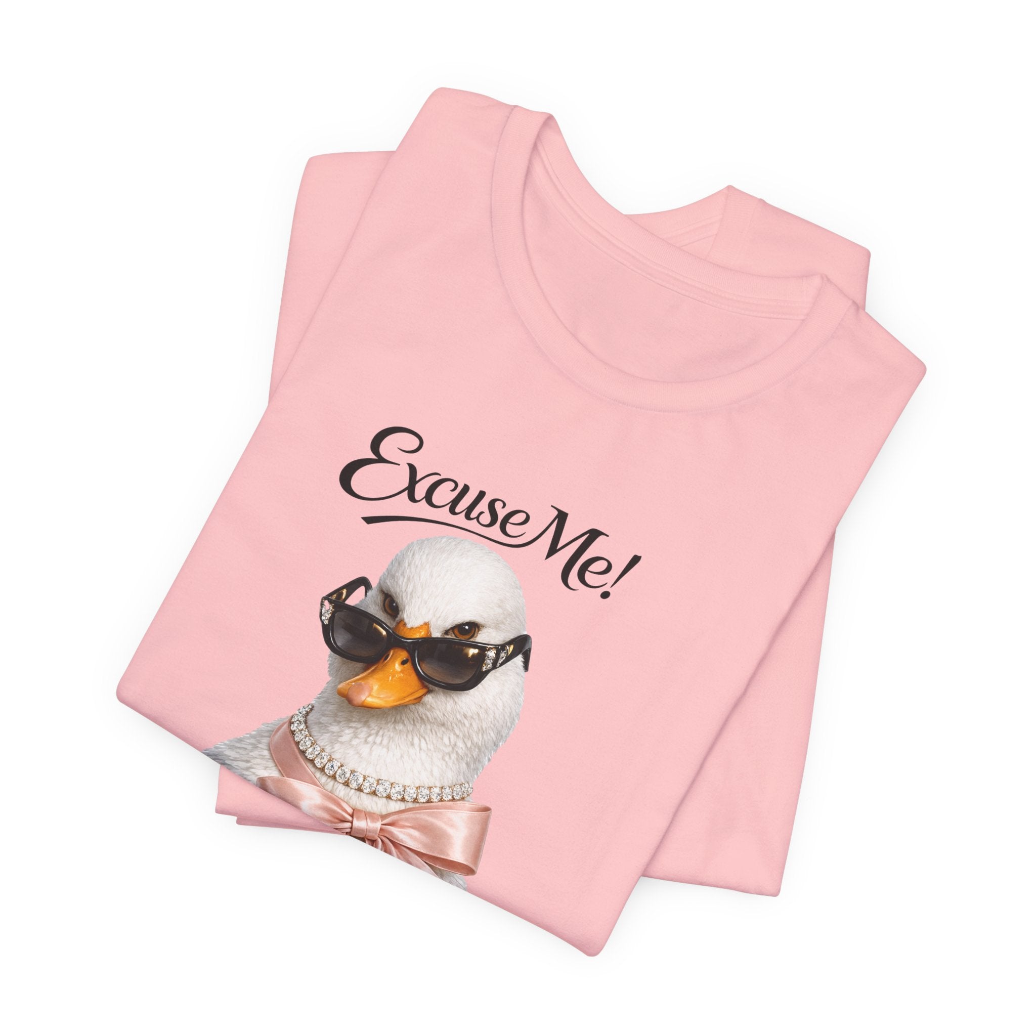 Excuse Me ! T-shirt Cygne Stylé — T-shirt graphique avec lunettes de soleil mignonnes et nœud papillon