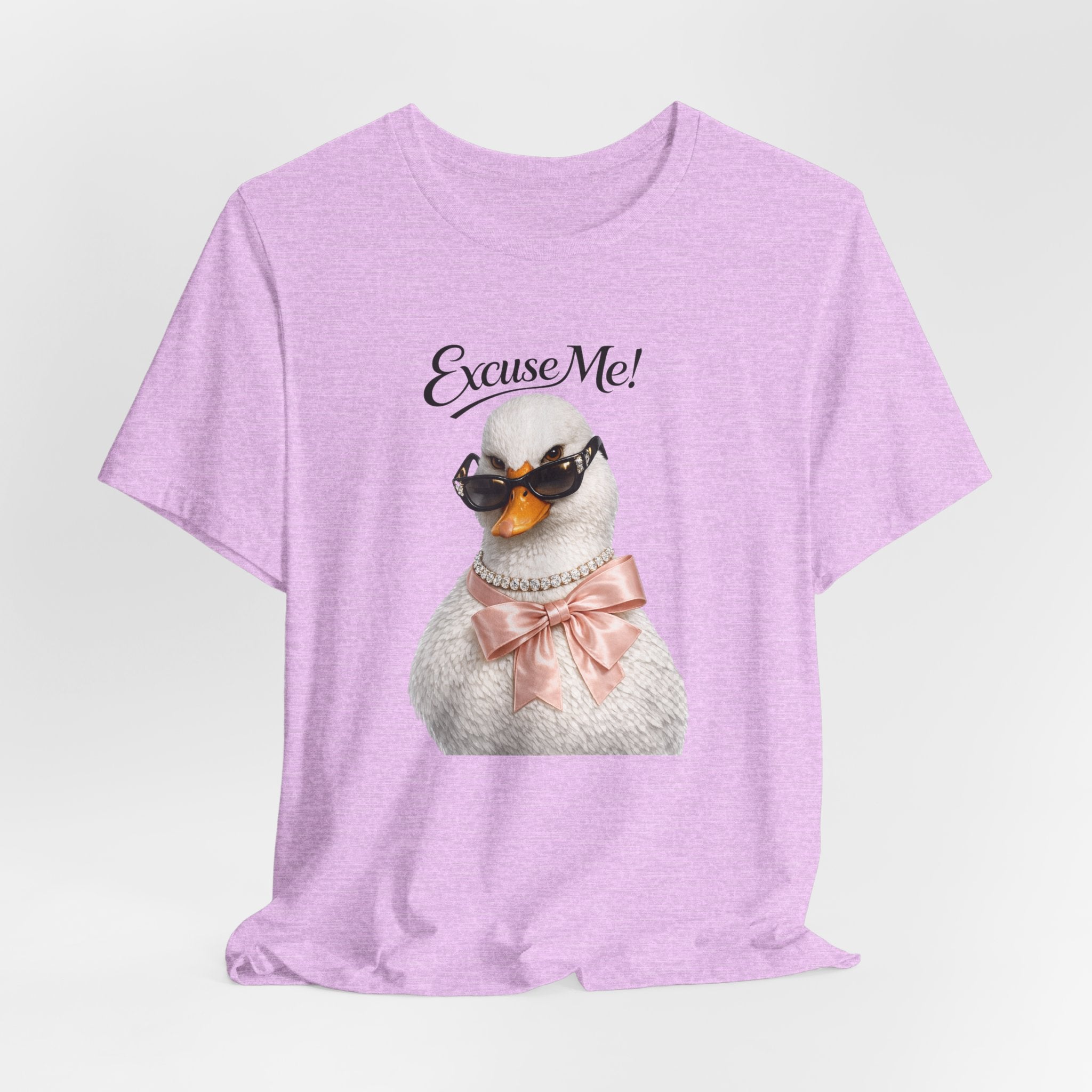 Excuse Me ! T-shirt Cygne Stylé — T-shirt graphique avec lunettes de soleil mignonnes et nœud papillon