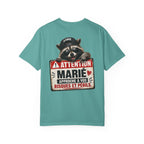 Raccoon Warning Graphic T-Shirt | French Text "Regarde Derrière"