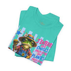 Frog Gardener Graphic Tee — "J'enterrer des choses... peut-être des plantes, peut-être des gens"