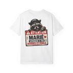 Raccoon Warning Graphic T-Shirt | French Text "Regarde Derrière"