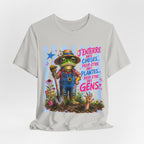 Frog Gardener Graphic Tee — "J'enterrer des choses... peut-être des plantes, peut-être des gens"