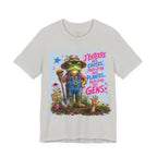 Frog Gardener Graphic Tee — "J'enterrer des choses... peut-être des plantes, peut-être des gens"